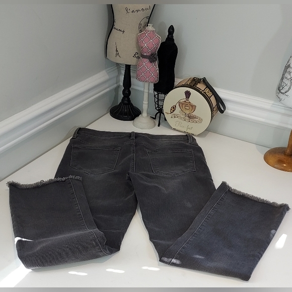 Free People Light Black Fray Raw Hem Skinny Jeans NWOT - Picture 8 of 8